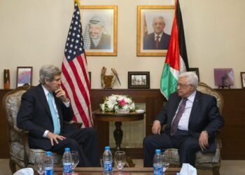 Yhdysvaltain ulkoministeri John Kerry tapasi keskiviikkona Palestiinan presidentin Mahmud Abbasin Jordanian pääkaupungissa Ammanissa.