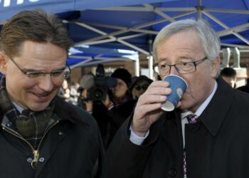 EU:n komission tuleva puheenjohtaja Jean-Claude Juncker vauhditti yhdessä Jyrki Kataisen kanssa kokoomuksen vaalikampanjaa huhtikuussa. Nyt Kataisesta on tulossa pätkäkomissaari Junckerin johtamaan komissioon.