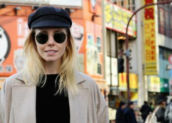 Stacey Dooley Akihabarassa Tokiossa.