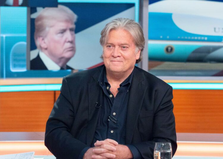 Entinen Trumpin neuvonantaja Steve Bannon toimii äärioikeiston matkasaarnaajana Euroopassa.