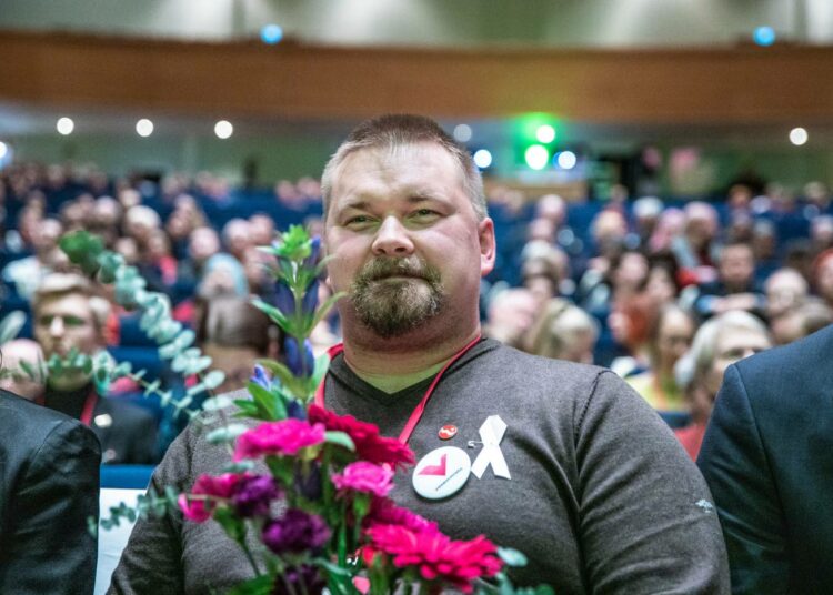 Jouni Jussinniemi kukitettiin vasemmistoliiton kolmanneksi varapuheenjohtajaksi.