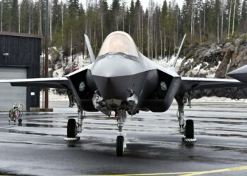 Lockheed Martinin F-35 -hävittäjää testattiin Pirkkalassa helmikuussa.