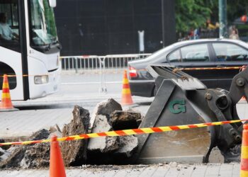 Hyödyllisiä julkisia investointeja ovat tutkimuksen mukaan esimerkiksi teiden ja kunnallistekniikan korjausvelan poistaminen.