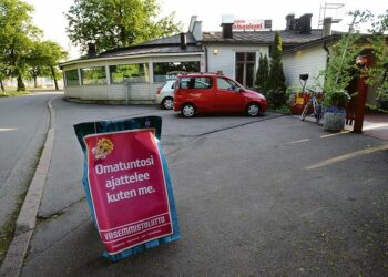 Vasemmistoliiton eurovaalimainontaa.