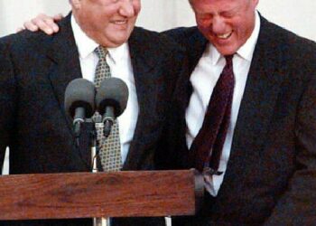 Boris Jeltsinillä ja Bill Clintonilla oli hauskaa lehdistötilaisuudessa lokakuussa 1997.