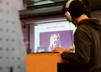 Epätavallisia-kampanja ei ole Niinistön työryhmän Ihan tavallisia asioita -sivuston vastakampanja.