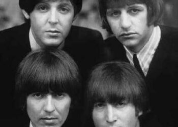 The Beatles -yhtyeen tukkamuotia matkittiin Suomessa saakka.