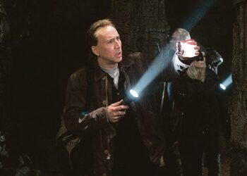 Arkeologiseikkailija Ben Gates (Nicolas Cage) etsii sukunsa esi-isien kätkemää aarretta ja päätyy Amerikan itsenäisyysjulistuksen jäljille.