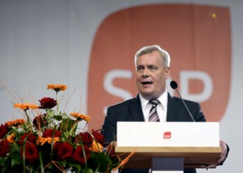 SDP:n uusi puheenjohtaja Antti Rinne piti linjapuheensa Seinäjoella lauantaina.