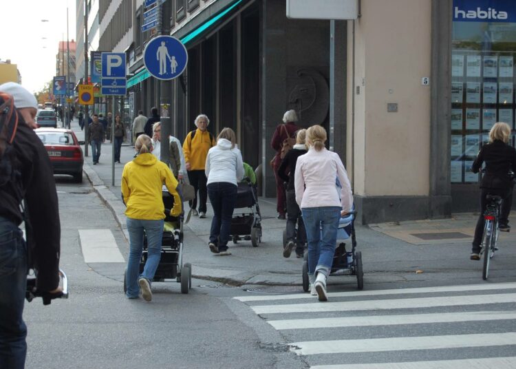 - Leikkaukset maksavat työttömät, nuoret, opiskelijat, sairaat, lapsiperheet ja muut yhteiskunnan tukirakenteiden varassa elävät, toteaa kansanedustaja Li Andersson.