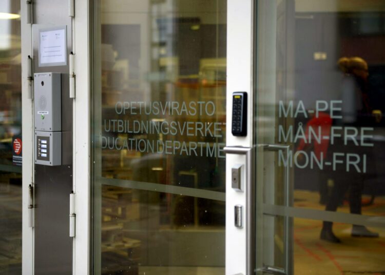 Viime viikolla tuli ilmi, että Helsingin opetusviraston turvallisuuspäällikköä epäillään korruptiosta.