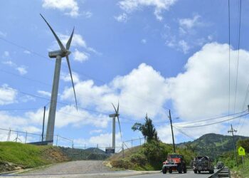 Keskiamerikkalainen Costa Rica selviytyi viime vuonna 252 päivää pelkästään uusiutuvalla energialla. Valtaosa tuotettiin vesivoimalla, toisena oli maalämpö ja kolmantena tuulivoima kymmenen prosentin osuudella.
