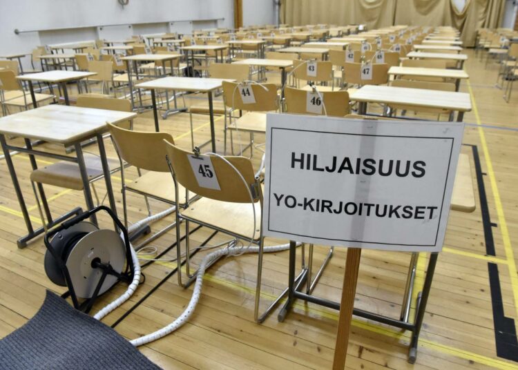 Kevään yhteishaussa valitaan ensimmäisen kerran puolet korkeakouluhakijoista todistuksien perusteella.