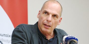 Gianis Varoufakis ajaa nyt EU:n reformia DiEM25-järjestön avulla.
