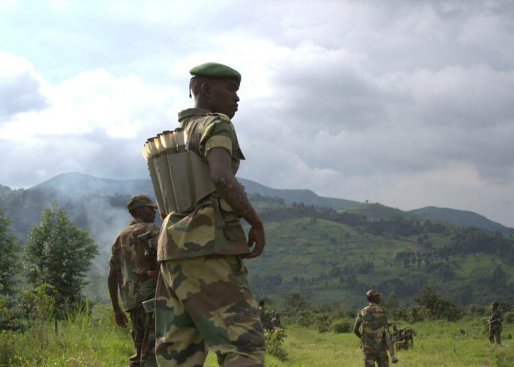 Kongon demokraattisen tasavallan vuosikymmeniä jatkunut konflikti on ajanut valtavasti väkeä kotiseuduiltaan ja saattanut vaaraan myös tapahtumista raportoivat toimittajat. Pahimpiin paikkoihin ei uskaltaudu juuri kukaan. Kuvassa kapinallisryhmä M23:n sotilaita Itä-Kongossa.