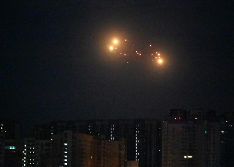 Ukrainan pääkaupunki Kiova oli jälleen viime yönä Venäjän ilmahyökkäyksen kohteena. Drooneja ajautui tai ohjattiin tarkoituksella myös Nato-maa Puolan ilmatilaan.