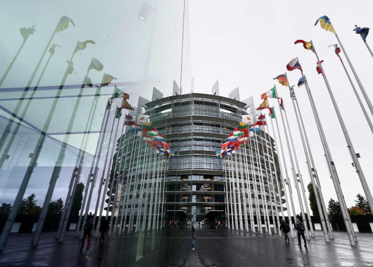 Euroopan parlamentti tukee äänin 358 -202 eurooppalaista aborttioikeutta puolustavaa My Voice My Choice -kansalaisaloitetta.