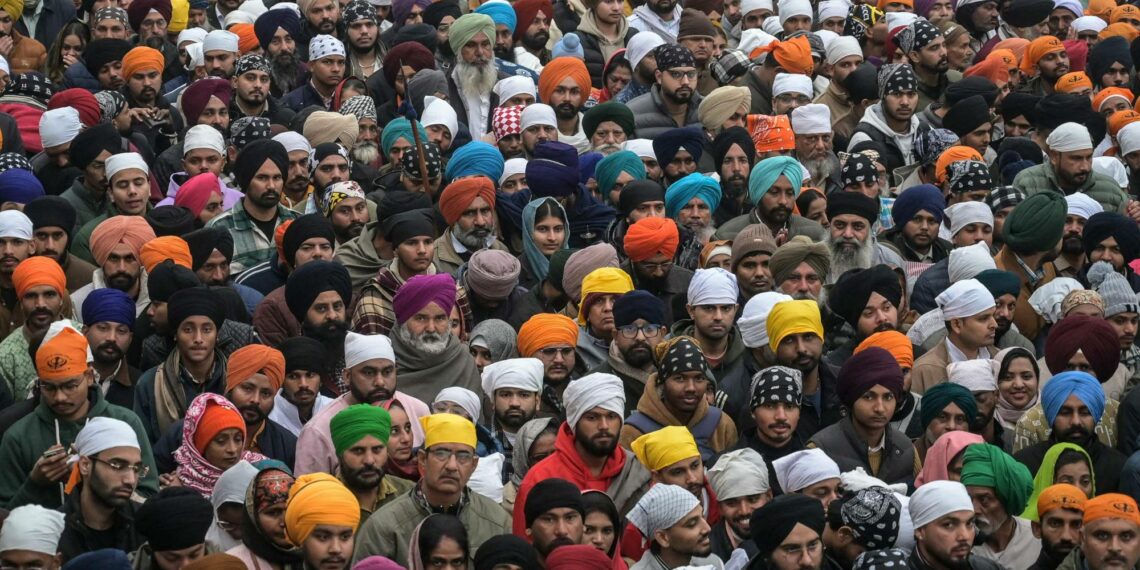 Kuva on tammikuulta Amritsarista sikhien rukoushetkestä.