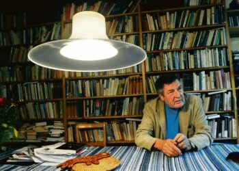 Claes Andersson jättää runoissaan ajatustyötä myös lukijalle.