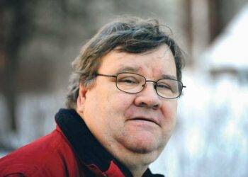Yhä vähemmän tunnetaan työväenlaulujen taustoja, milloin ja missä tilanteessa ne ovat syntyneet, valittelee Reino Bäckström.