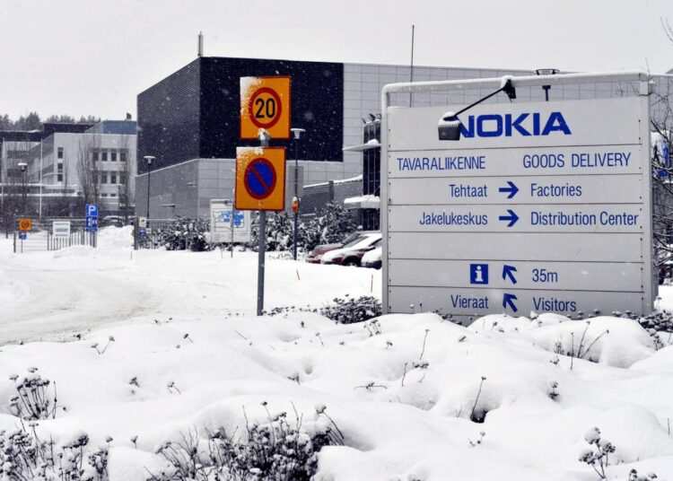 Nokian matkapuhelintehdas Salossa.