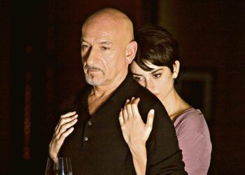 Kauneuden valta on elokuva akateemikosta, joka aikoo vietellä nuoren opiskelijansa, mutta joutuukin tämän pauloihin. Kuvassa Ben Kingsley ja Penélope Cruz.