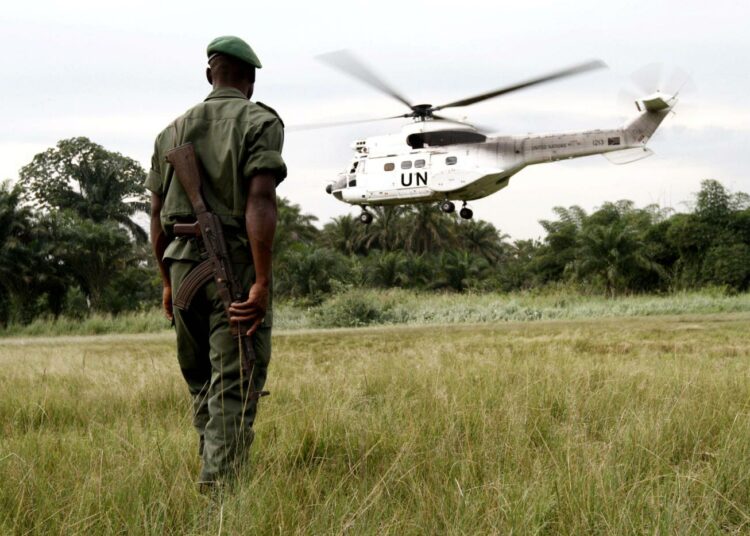 YK:n MONUSCO-joukkojen helikopteri Kongon demokraattisen tasavallan itäosassa.