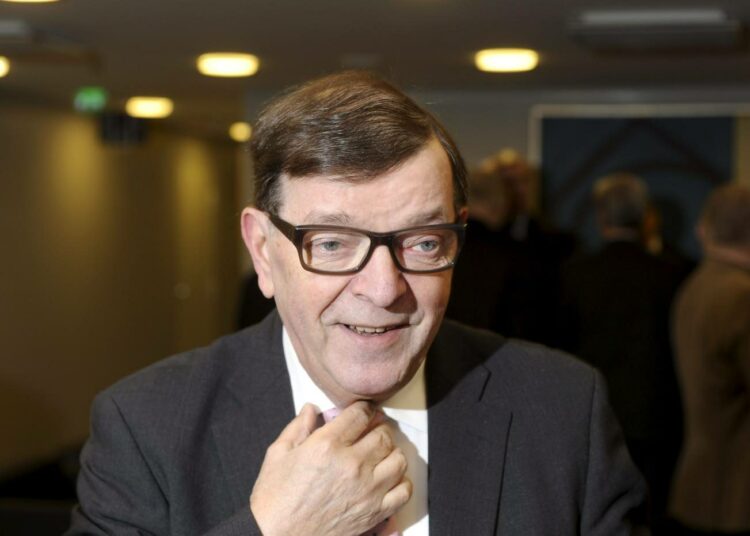 Paavo Väyrynen.