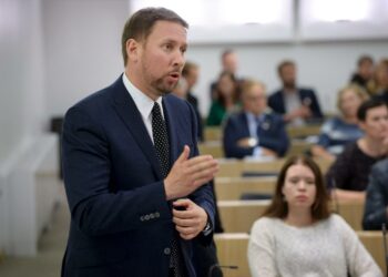 Vasemmistoliiton puheenjohtaja Paavo Arhinmäki.