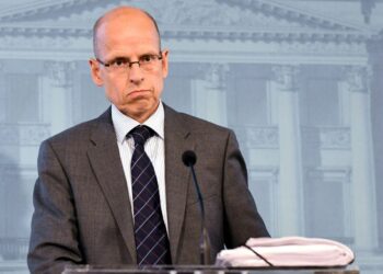 Martti Hetemäen vetämä kolmikantainen työryhmä yritti laatia yhteisen esityksen työllisyyden lisäämiseksi ja työttömyyden keston lyhentämiseksi.