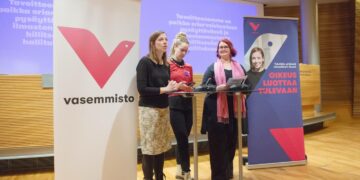 Vasemmistoliiton puheenjohtaja Li Andersson, varapuheenjohtaja Hanna Sarkkinen ja puoluevaltuuston puheenjohtaja Pia Lohikoski esittelivät puolueen tavoitteita hallitusneuvotteluissa.