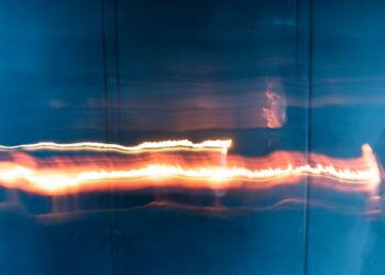 – Ei asioita tarvitse hieroa toisen kasvoihin, vaan ihmisille voi antaa tilaa käsitellä niitä, Lotta-Lucia Laine sanoo.