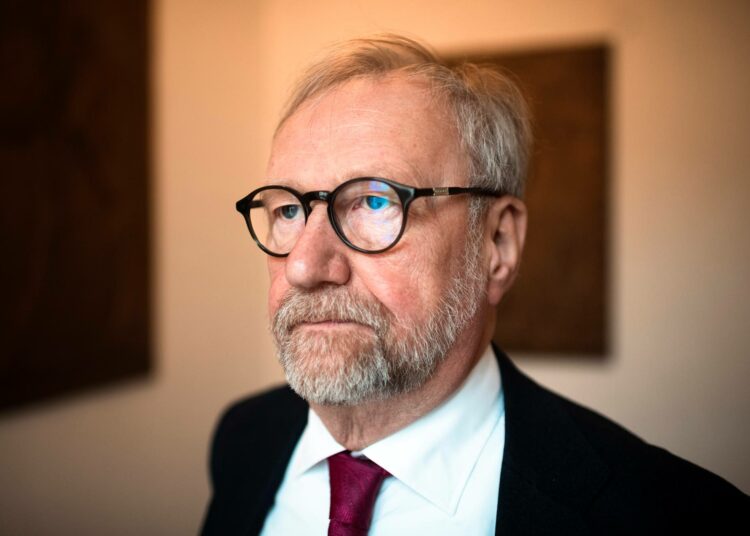 Professori Markku Kivinen hämmästelee, kuinka suomalaisesta keskustelusta puuttuvat kokonaan ydinaseisiin liittyvät riskit.