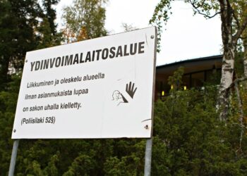 Olkiluodon ydinvoimalaitosalueen raja Eurajoella.