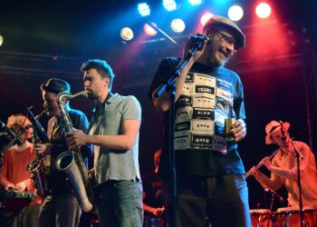 Perjantaisella Club Alternativolla esiintyi muun muassa free jazzia ja räppiä sekoittava Dxxxa D ja Nukkehallitus.