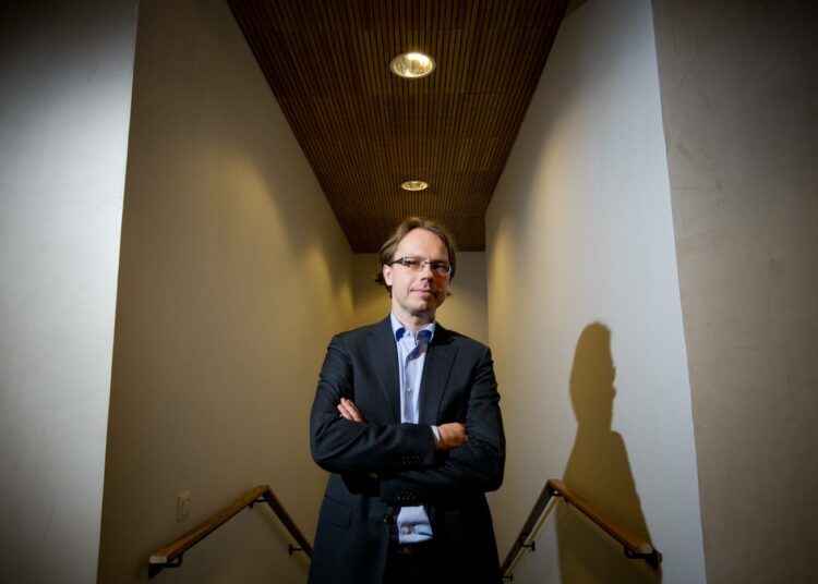 Valtion runsaasta 80 000 palkollisesta häviää puolet eläkkeelle seuraavan kymmenen vuoden aikana. Se on "hillitön haaste", sanoo ohjelmapäällikkö Tero Meltti.