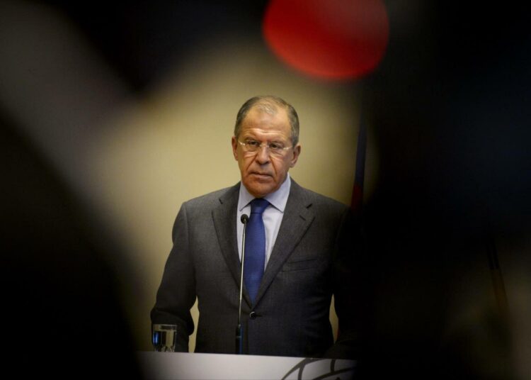 Venäjän ulkoministeri Sergei Lavrov ei maininnut Suomessa käytävää Nato-keskustelua, mutta hänen ministeriöstään on lähtenyt tiukkoja viestejä.