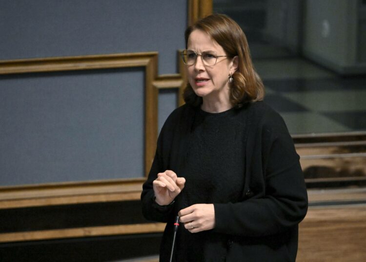 Veronika Honkasalo haluaa Suomeen eheytyshoidot kieltävän lain.