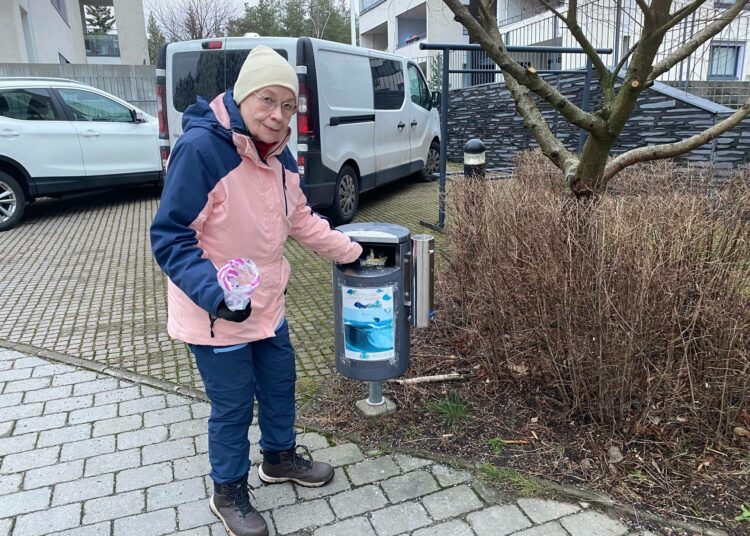 Tuula-Maria Ahonen on koristellut kotipihansa roskiksen.