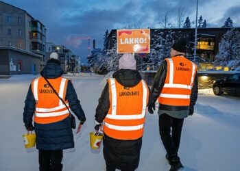 JHL lakkoili jo helmikuun puolivölissä. Myös huomiselle on lakkovaroitus.