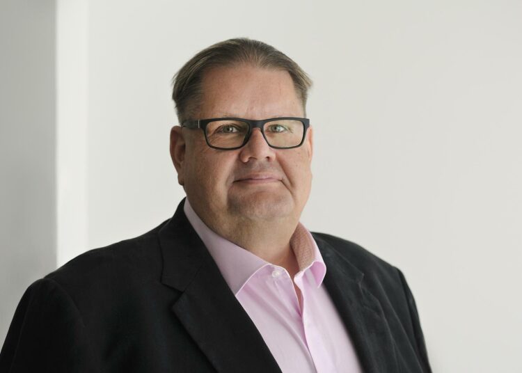 Teollisuusliiton varapuheenjohtaja Turja Lehtonen kehottaa Elinkeinoelämän keskusliitto EK:ta pysymään poissa työmarkkinapöydistä, jotka EK on itse hylännyt.