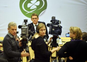 Vanhanen aikoo pitää syksyllä toipumislomansa rauhassa ilman, että jatkuvasti "ollaan työntämässä mikrofonia nieluun".