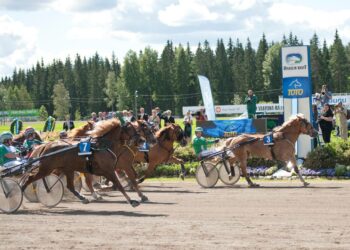 Marimin (3) piti haastajat takanaan sunnuntain avausmatkalla.