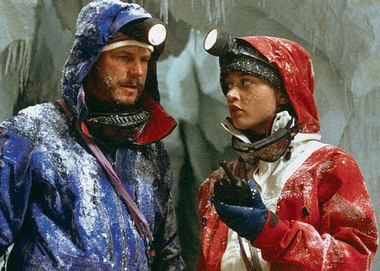 Toiminnalla ladatun seikkailun keskushenkiöitä ovat Peter Garrett (Chris O’Don-nell) ja hänen sisarensa Annie (Robin Tunney), joiden välit ovat tulehtuneet.