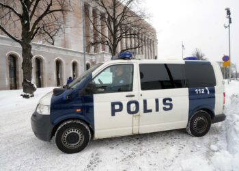 Poliisitoimen tuottavuutta poliisitoimessa ryhdyttiin mittaamaan selvitettyjen rikosten, annettujen lupapalveluiden sekä toteutuneiden hälytystehtävien ja menojen suhteella.