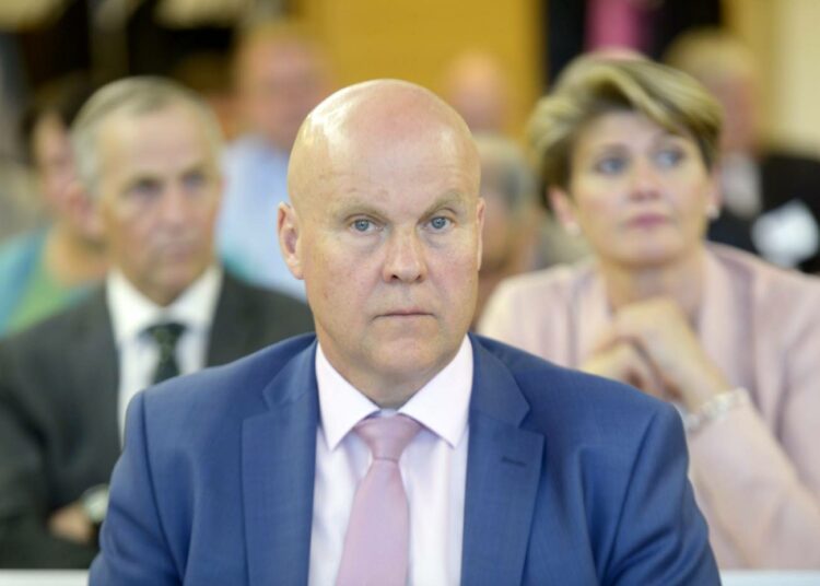 STTK:n puheenjohtaja Antti Palola ennustaa vaikeita aikoja, jos kilpailukykysopimusta ei synny.