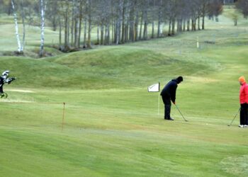 Ilmaston lämpeneminen vaikuttaa talviliikuntaan. Viime vuonna Espoossa päästiin pelaamaan golfia joulun aatonaattona 23.12.2016.