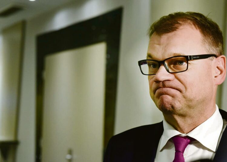 Eikö kaikista huolen pitäminen koske pienituloisia, kirjoittaja kysyy pääministeri Juha Sipilältä.