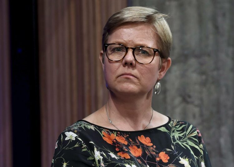 Ympäristö- ja ilmastoministeri Krista Mikkonen.