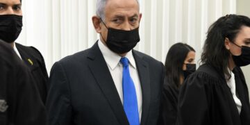 Israelin pääministeri kiisti häntä vastaan nostetut syytteet Jerusalemin piirituomioistuimessa helmikuussa.
